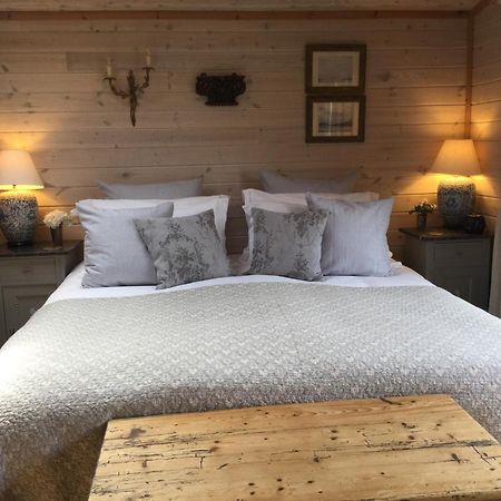 The Lodge - Luxury Lodge With Super King Size Bed, Kitchen & Shower Room Hurstpierpoint Eksteriør bilde