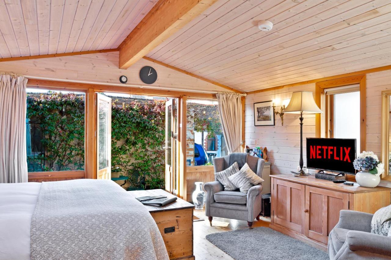 The Lodge - Luxury Lodge With Super King Size Bed, Kitchen & Shower Room Hurstpierpoint Eksteriør bilde