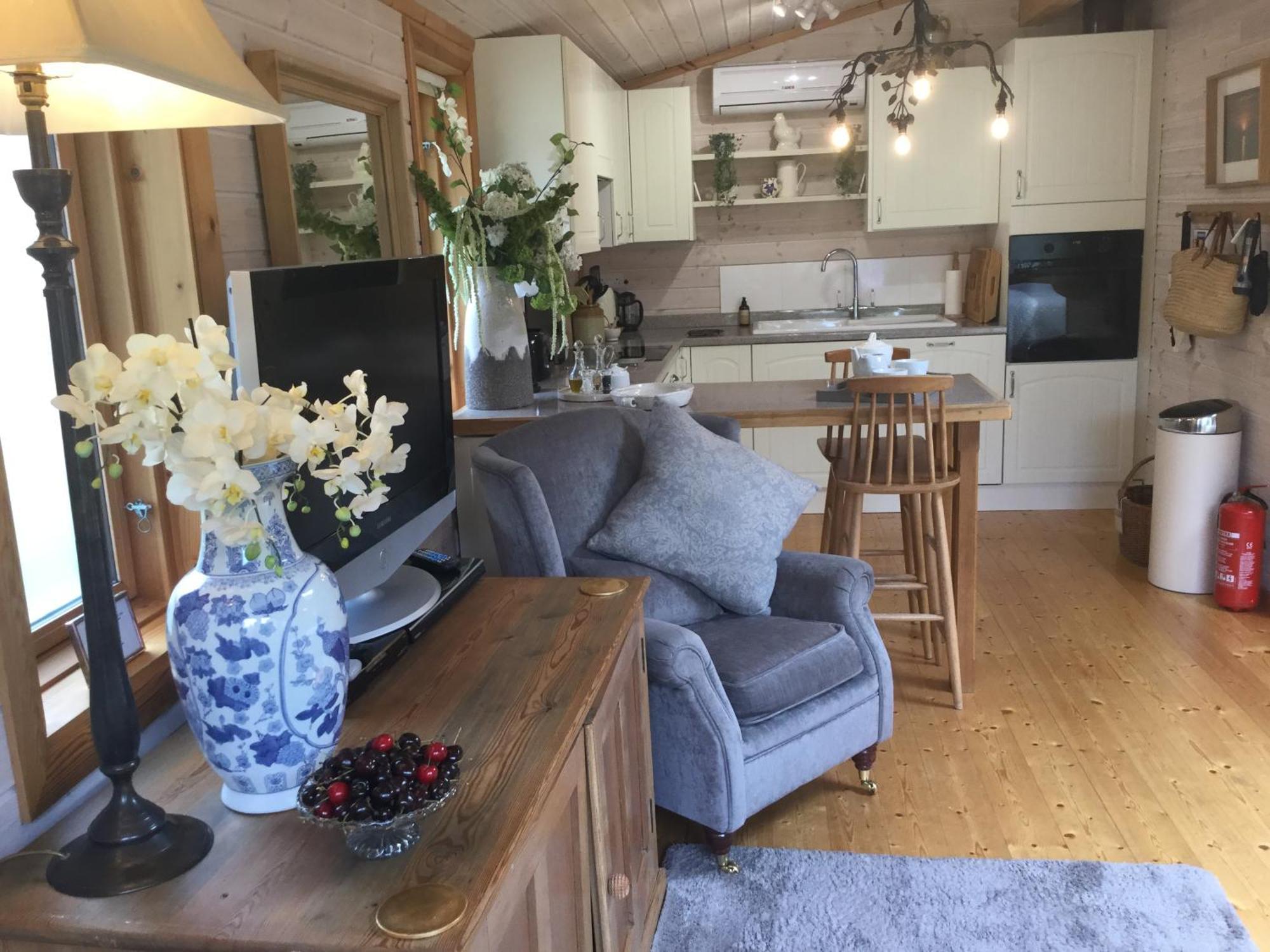 The Lodge - Luxury Lodge With Super King Size Bed, Kitchen & Shower Room Hurstpierpoint Eksteriør bilde