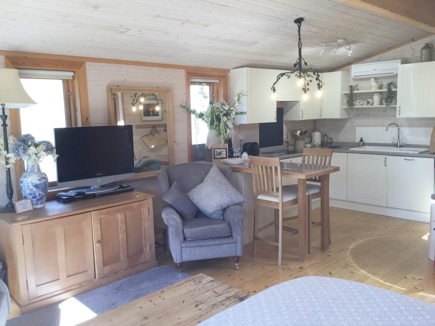 The Lodge - Luxury Lodge With Super King Size Bed, Kitchen & Shower Room Hurstpierpoint Eksteriør bilde